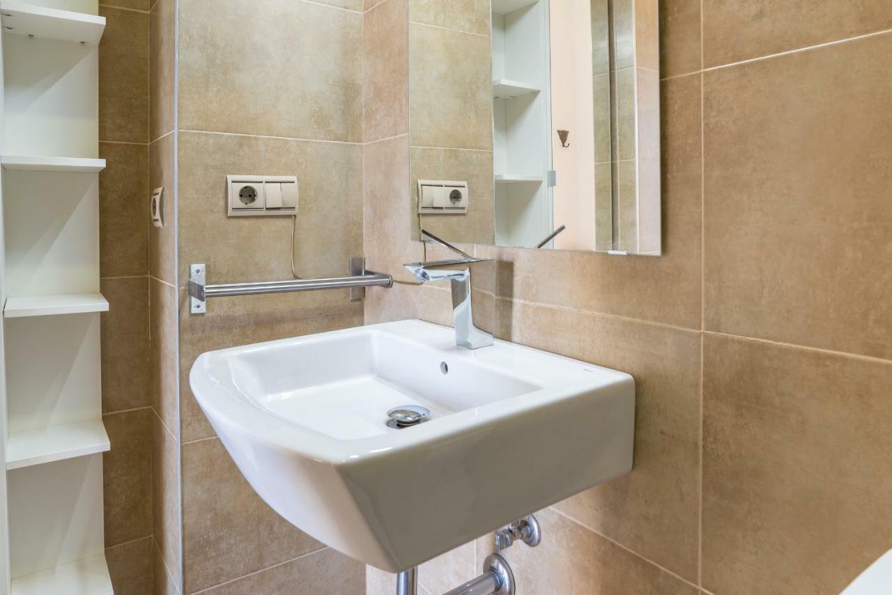 Lu&Cia Picasso Apartment Malaga Bagian luar foto