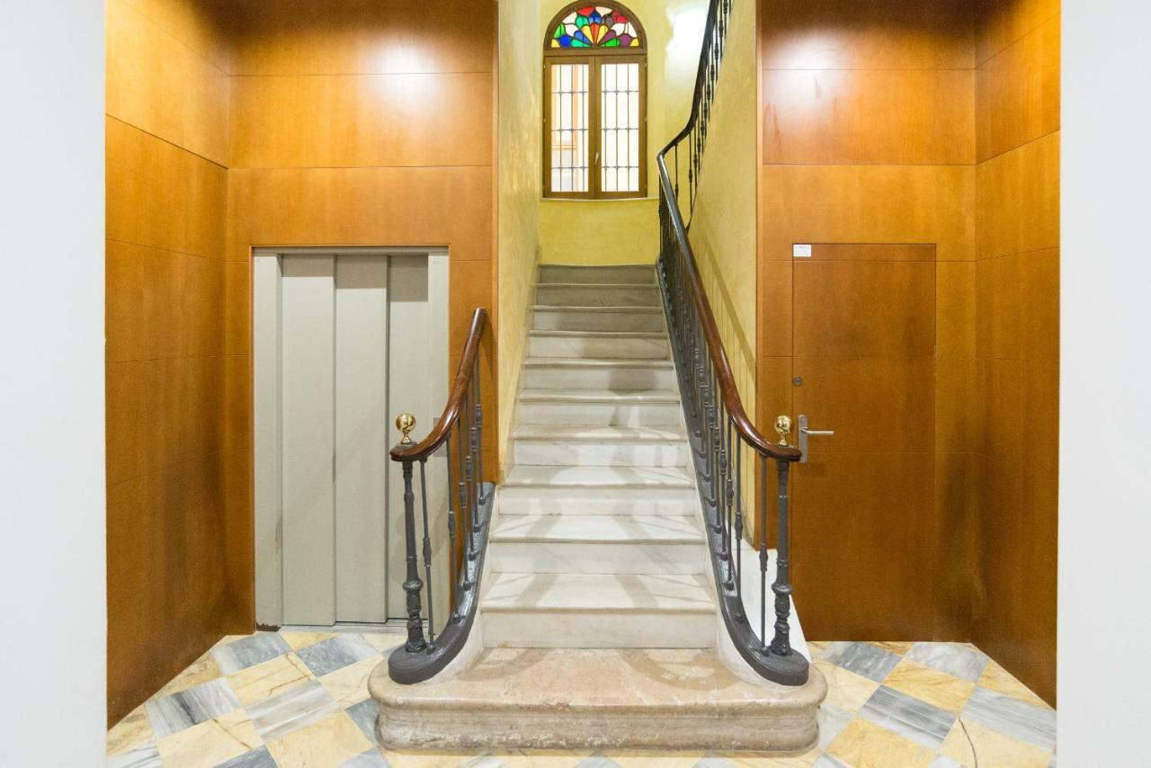 Lu&Cia Picasso Apartment Malaga Bagian luar foto